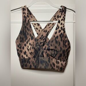 Fabletics Oasis Twist Front Sports Bra in Medium